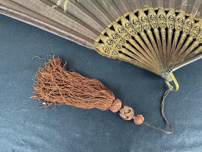 EVENTAILS ANCIENS NAPOLÉON III  décor chérubins mandoline papillon