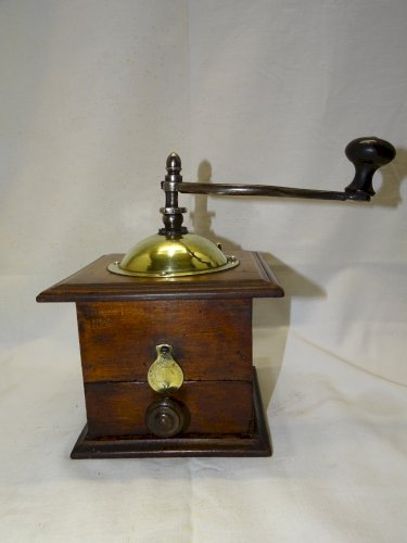 - EXCEPTIONNEL MOULIN A CAFE PEUGEOT & Cie BOIS CALOTTE LAITON PONT de ROIDE  D