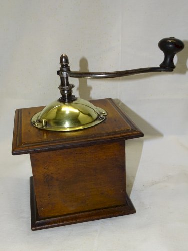 - EXCEPTIONNEL MOULIN A CAFE PEUGEOT & Cie BOIS CALOTTE LAITON PONT de ROIDE  D