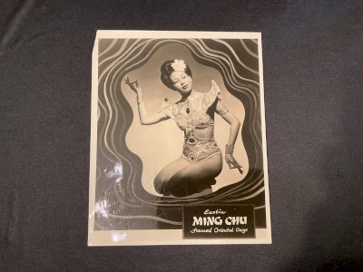 EXOTIC MING CHU Hohloch Signed Photo