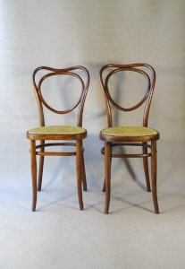 Fake pair of caned bistro chairs, Kohn and Mundus, circa 1910 - no Thonet