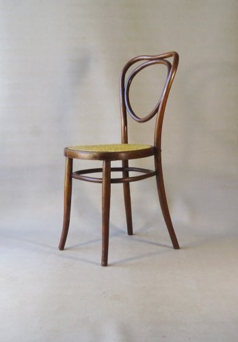 Fausse paire de chaises bistrot cannées , Kohn et Mundus, vers 1910 - no Thonet