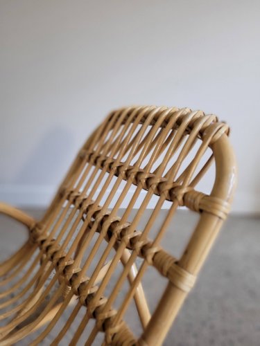 Fauteuil à bascule enfant en rotin vintage