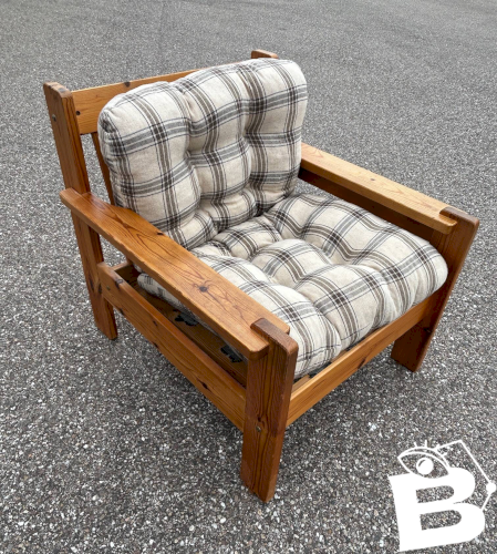 fauteuil brutaliste des années 70