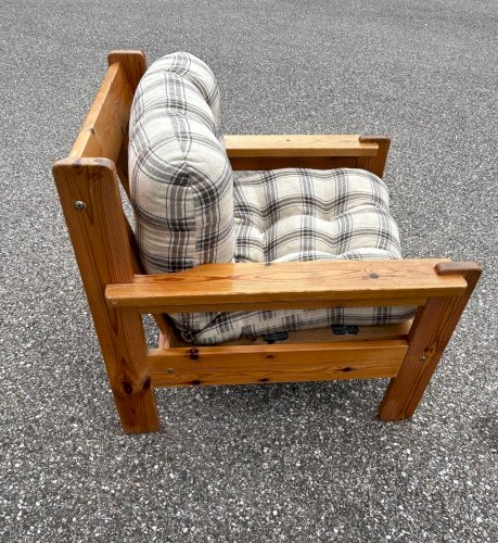 fauteuil brutaliste des années 70