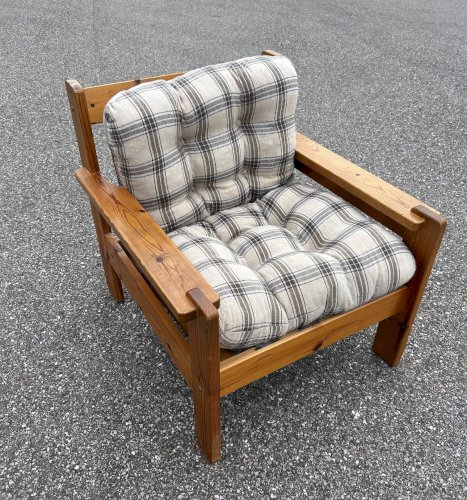 fauteuil brutaliste des années 70