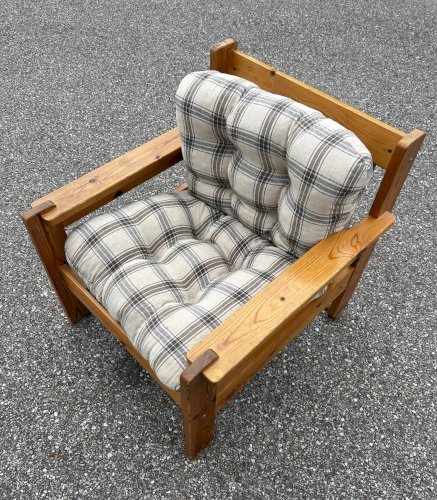 fauteuil brutaliste des années 70