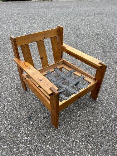 fauteuil brutaliste des années 70