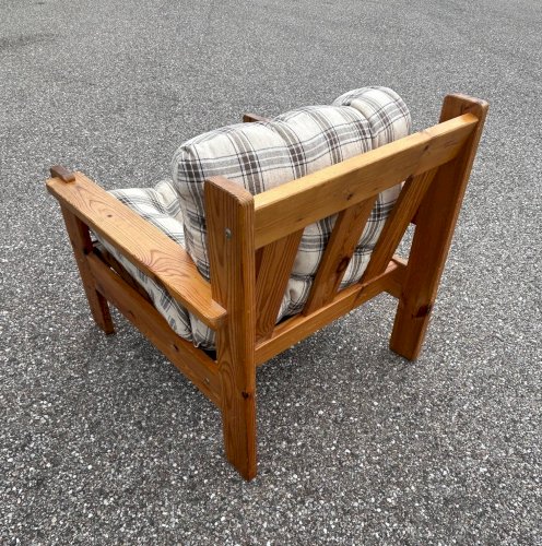 fauteuil brutaliste des années 70