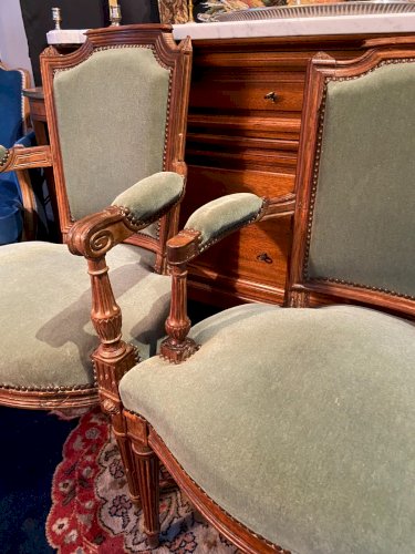 Fauteuil cabriolet velours vert d'époque XVIIIe Louis XVI