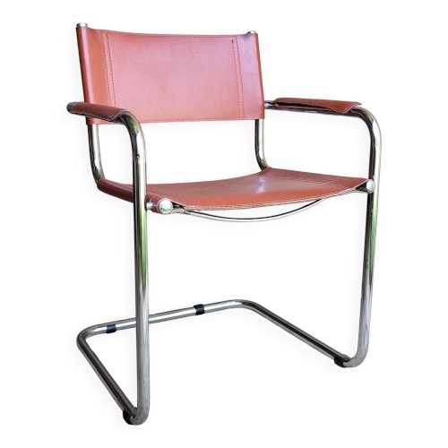 Fauteuil cantilever en cuir