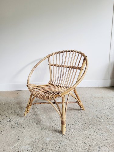 Fauteuil coquille en rotin pour enfant