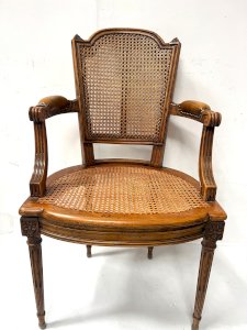 Fauteuil de bureau de style Louis XVI en hetre teinté