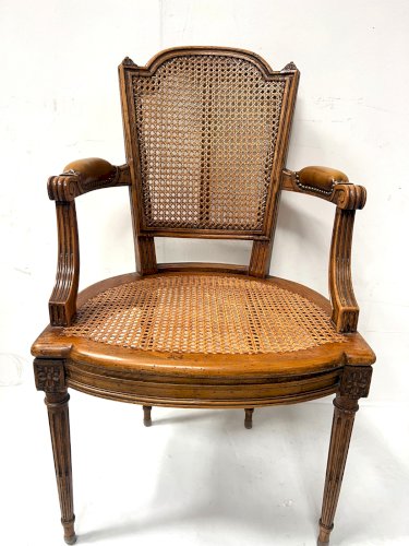 Fauteuil de bureau de style Louis XVI en hetre teinté