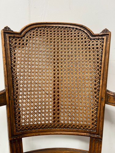 Fauteuil de bureau de style Louis XVI en hetre teinté