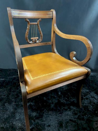 Fauteuil de bureau Regency accotoirs en crosses dossier lyre assise cuir