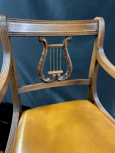 Fauteuil de bureau Regency accotoirs en crosses dossier lyre assise cuir