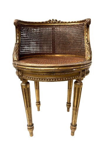 Fauteuil de style Louis XVI en bois et stuc doré XX siècle