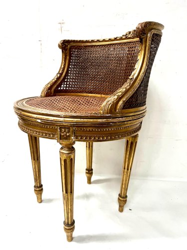Fauteuil de style Louis XVI en bois et stuc doré XX siècle
