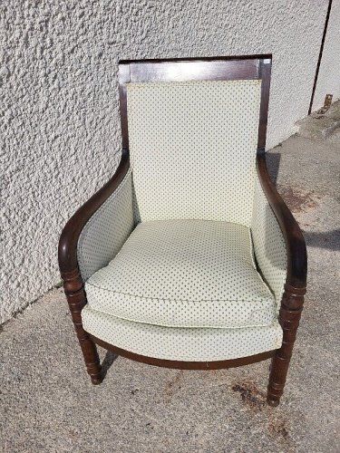 FAUTEUIL EMPIRE EN NOYER FONCE DU XIX ème SIECLE N° 11
