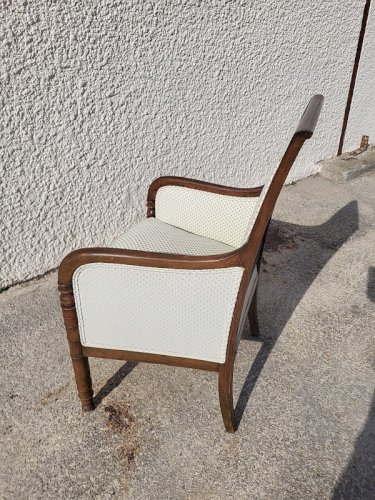 FAUTEUIL EMPIRE EN NOYER FONCE DU XIX ème SIECLE N° 11