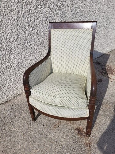 FAUTEUIL EMPIRE EN NOYER FONCE DU XIX ème SIECLE N° 11