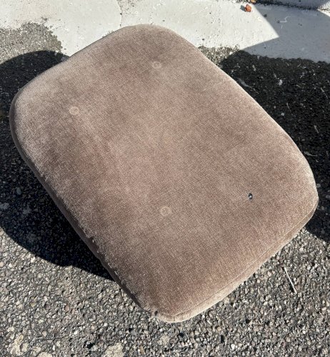 fauteuil et ottoman  Michel Cadestin pour Airborne
