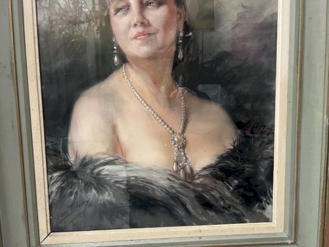 " Femme aux épaules dénudées par YVES DIEY " Portrait en bustre