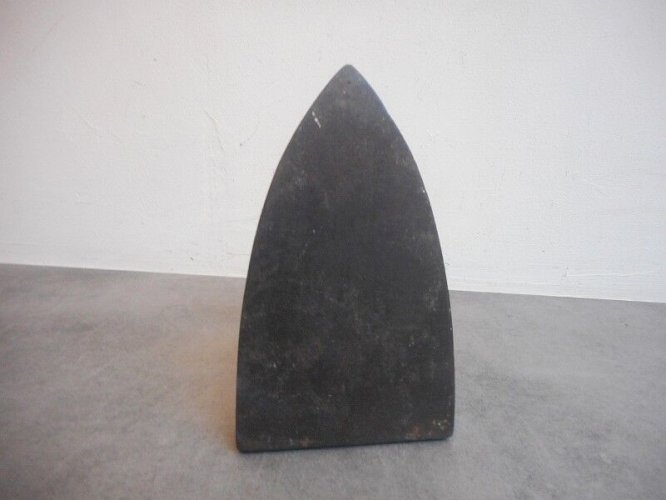 FER A REPASSER ANCIEN GENDARME N° 4