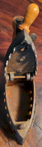 Fer à repasser n°8 à  charbon en fonte - CORSE XIXÈME 