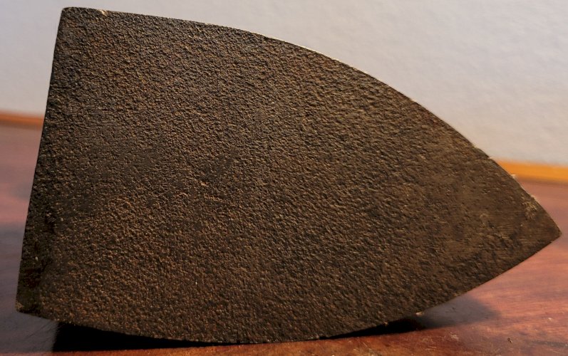 Fer à repasser n°8 à  charbon en fonte - CORSE XIXÈME 