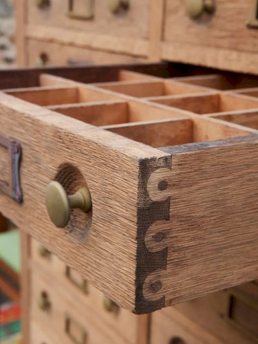 Fernand, le meuble de métier en bois N°186