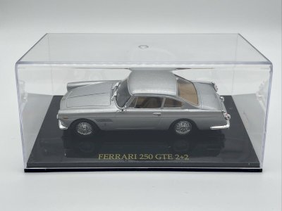 Ferrari 250 GTE 2+2 1/43