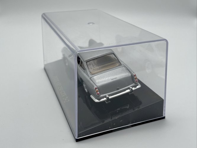 Ferrari 250 GTE 2+2 1/43