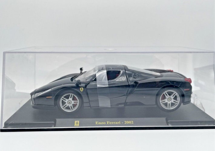 Ferrari Enzo (2006) 1/24 N°4