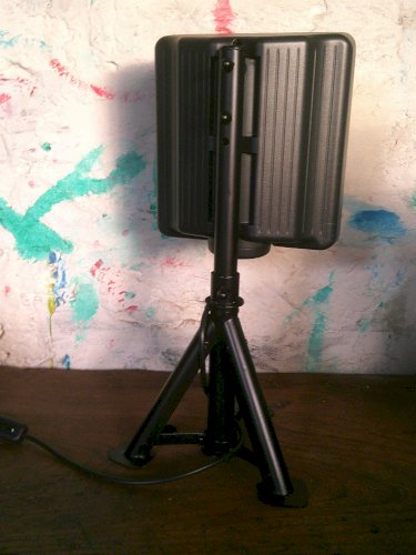 Feu signalisation piéton sur pied 