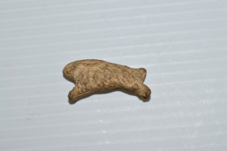 -FEVE ANCIENNE LIEVRE ou LAPIN Biscuit couleur marron Ranque Ducongé avant 1950