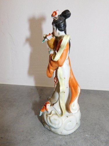 FIGURINE ASIATIQUE EN PORCELAINE ANCIENNE REF JAC