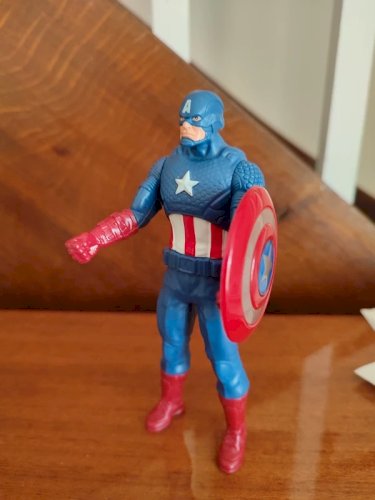 Figurine captain america avec bouclier Marvel 2015