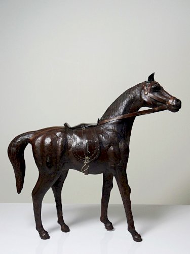 Figurine de cheval en papier maché et cuir marron vintage années 60-70
