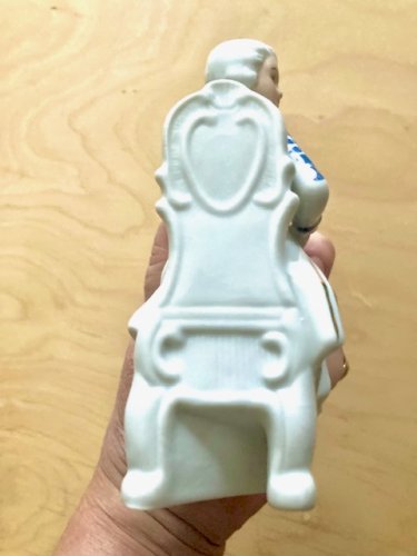 Figurine / Statuette de Gentleman en porcelaine fine