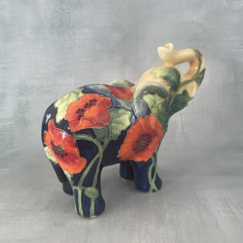 Figurine éléphant porcelaine décor floral coquelicot Old Tupton Ware peint main