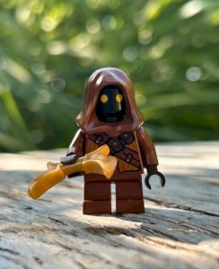 Lego Star Wars figurine and accessory