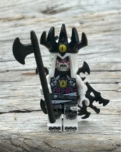 Lego figurine and accessory