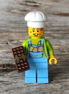 Lego figurine and accessory