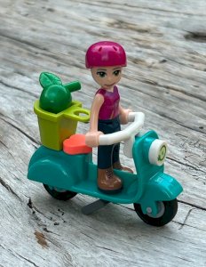Lego Friends figurine and accessories