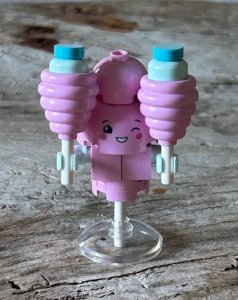 Lego figurine and accessories