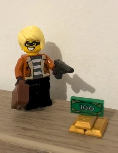 Lego figurine and accessories