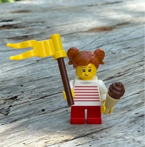 Lego figurine and accessories