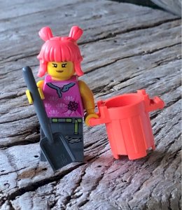 Lego figurine and accessories
